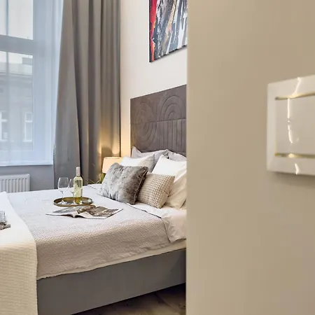 Queen W Sercu Krakowskiego Kazimierza Apartman Krakkó