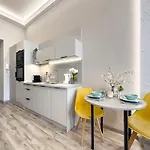 Queen W Sercu Krakowskiego Kazimierza *